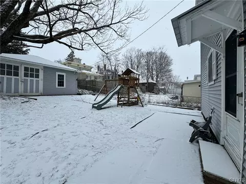 138 E 8th St, Oswego, NY 13126 photo 5