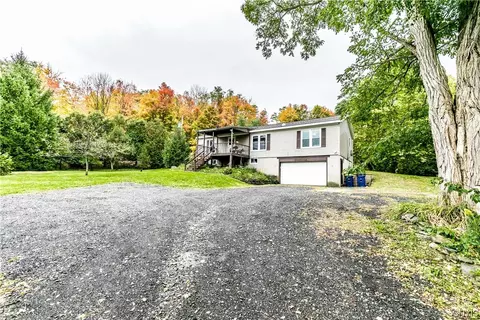 2040 Collins Rd, Lafayette, NY 13084