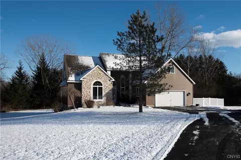 3552 County Line Rd, Skaneateles, NY 13152