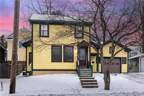 21 Farnham St, Cazenovia, NY 13035
