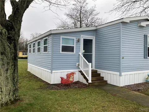 11 Moraine Mnr, Fleming, NY 13021