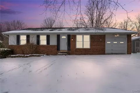 811 N Lamont Dr, Cortlandville, NY 13045