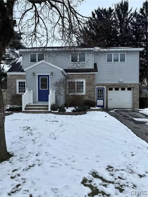 26 Ellmore Dr, Whitestown, NY 13492