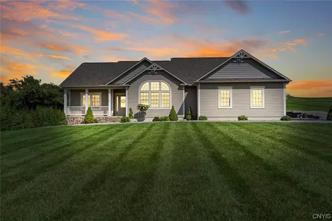 110 Firefly Way, Camillus, NY 13031