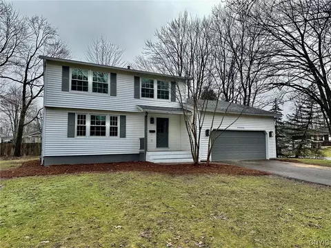 221 Helfer Ln, Minoa, NY 13116