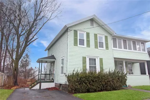 99 Cottage St, Auburn, NY 13021