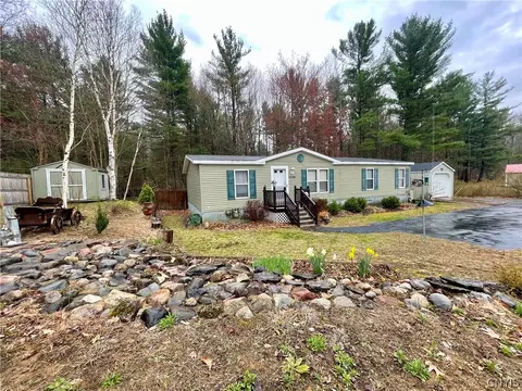 31188 Pinewood Dr, Rutland, NY 13612