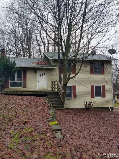 35 Ogden Rd, Groton, NY 13073