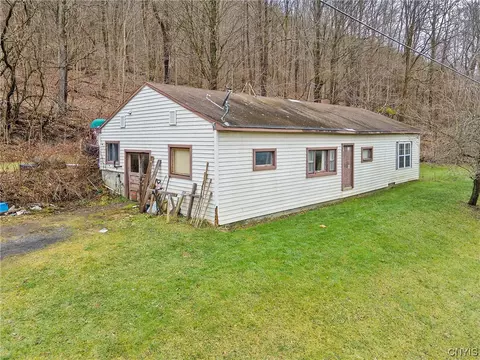 929 Masters Rd, Spafford, NY 13141