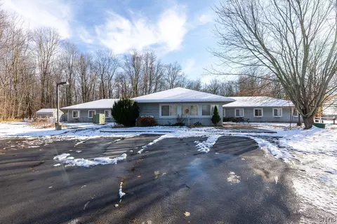 31 Oswego St, Hannibal, NY 13074