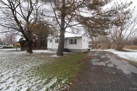 7714 Thompson Rd, Syracuse, NY 13212