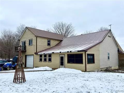 102 Maiden Lane Rd, Scriba, NY 13126