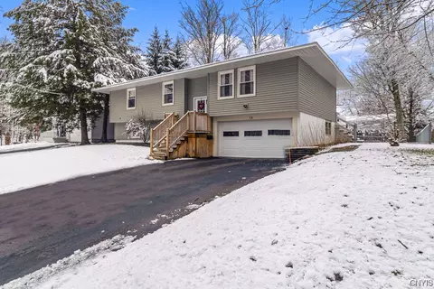 14 Canterbury Dr, Kirkland, NY 13323