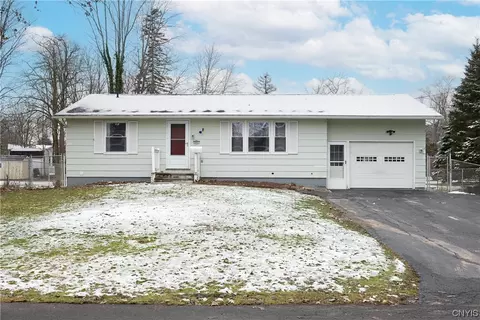 505 Cheryl Ln, Minoa, NY 13116