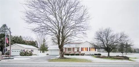 6313 Airport Rd, Whitestown, NY 13424