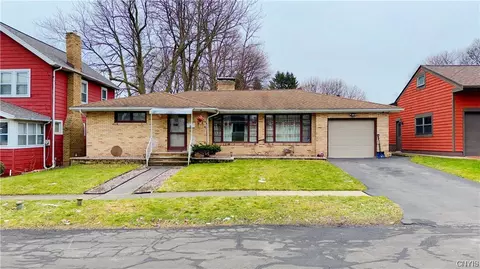 266 Briggs St, Syracuse, NY 13208
