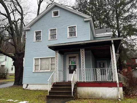 124 Denbeigh Ave, Whitestown, NY 13424