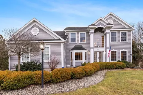 202 Wey Brg, Camillus, NY 13031