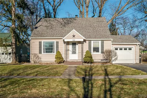 222 Ferncliff Ave, Salina, NY 13088