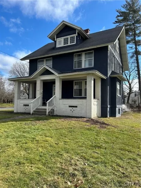 1529 Mohawk St, Utica, NY 13501