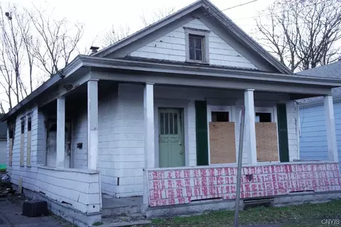 109 Neutral Ct, Syracuse, NY 13208