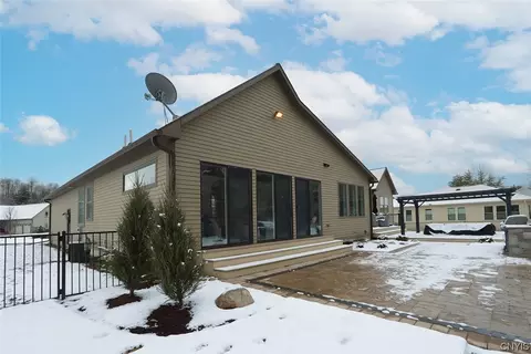 Exterior - 6150 Waterloo Rd, Jamesville, NY 13078 photo 7 of 11