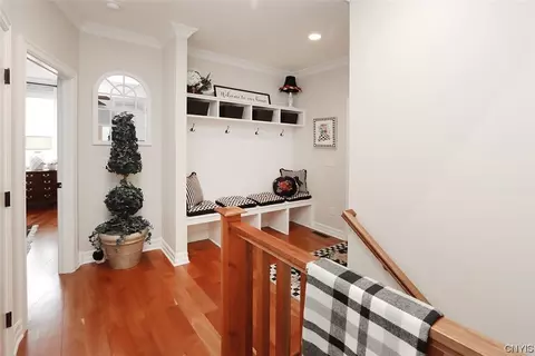 Entry Way - 6150 Waterloo Rd, Jamesville, NY 13078 photo 3 of 4