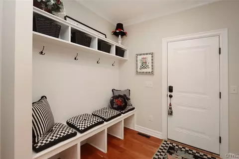 Entry Way - 6150 Waterloo Rd, Jamesville, NY 13078 photo 2 of 4