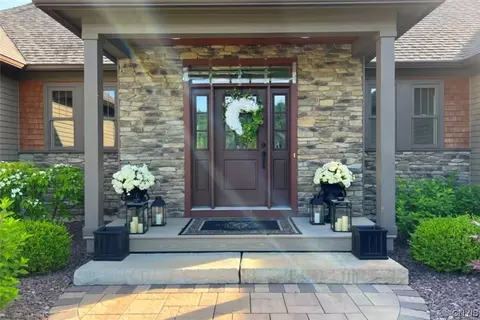 Entry Way - 6150 Waterloo Rd, Jamesville, NY 13078 photo 1 of 4
