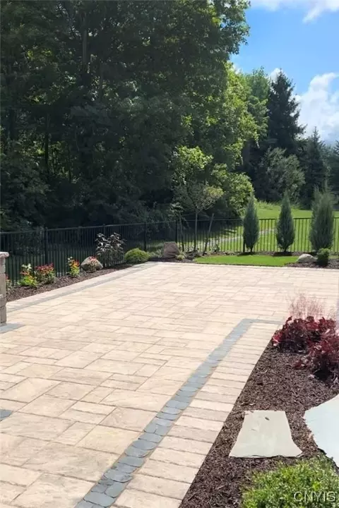 Exterior - 6150 Waterloo Rd, Jamesville, NY 13078 photo 10 of 11