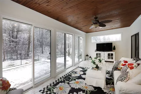 Exterior - 6150 Waterloo Rd, Jamesville, NY 13078 photo 3 of 11