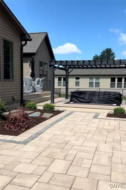 Exterior - 6150 Waterloo Rd, Jamesville, NY 13078 photo 8 of 11