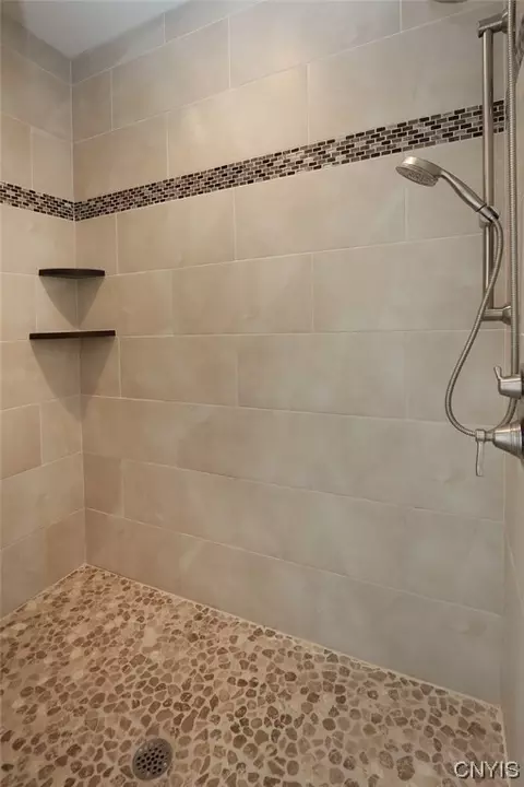 Bath - 6150 Waterloo Rd, Jamesville, NY 13078 photo 3 of 7