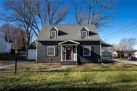 7 Marks Pl, New Hartford, NY 13413