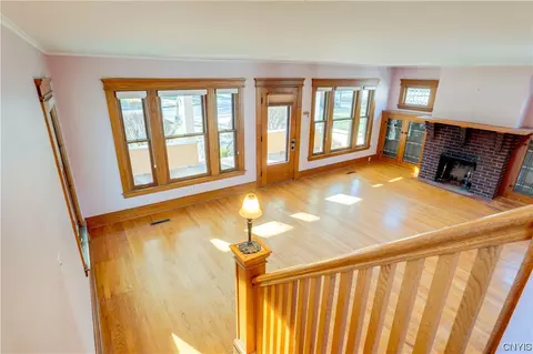 Entry Way - 557 Main St, Oneida, NY 13421 photo 1 of 2