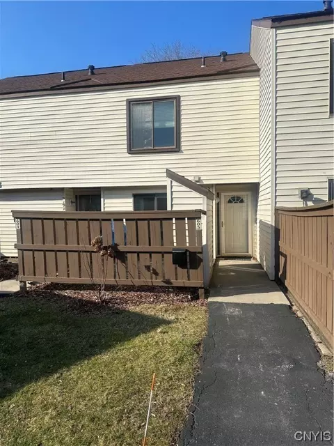 605 Barnstable Ct, Camillus, NY 13031