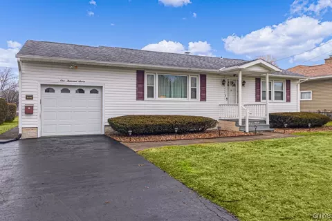 1007 Beckwith Pl, Utica, NY 13501
