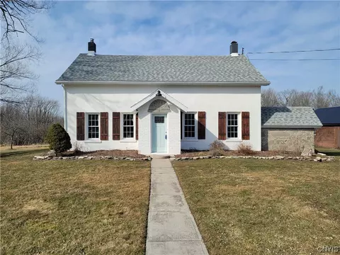 15605 Military Rd, Hounsfield, NY 13685
