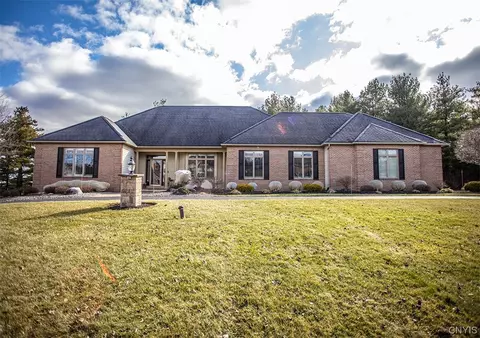 6204 Rossiter Rd, Jamesville, NY 13078