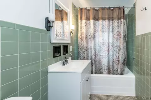 Bath - 103 Seneca Ave, Oneida, NY 13421 photo 1 of 2
