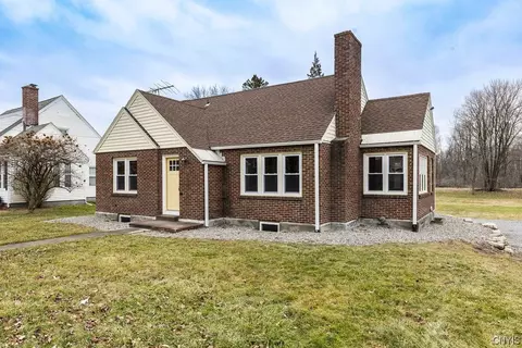 103 Seneca Ave, Oneida, NY 13421