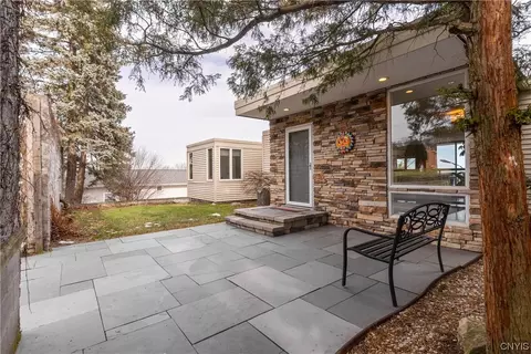 4600 Broad Rd, Onondaga, NY 13215