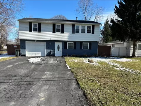 Exterior - 412 Tilden Dr, East Syracuse, NY 13057 photo 4 of 11