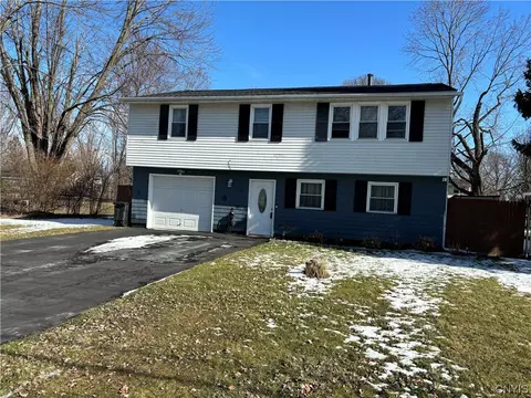 Exterior - 412 Tilden Dr, East Syracuse, NY 13057 photo 5 of 11