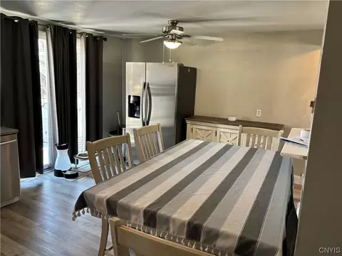 Bedroom - 412 Tilden Dr, East Syracuse, NY 13057 photo 2 of 6