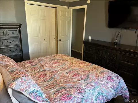 Bedroom - 412 Tilden Dr, East Syracuse, NY 13057 photo 6 of 6