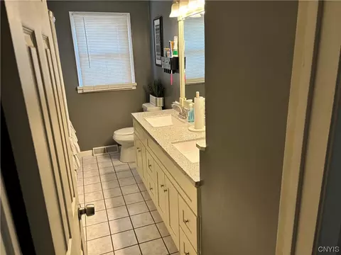 Bath - 412 Tilden Dr, East Syracuse, NY 13057 photo 1 of 1