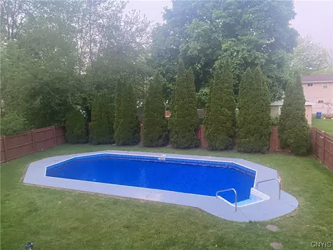 Exterior - 412 Tilden Dr, East Syracuse, NY 13057 photo 7 of 11