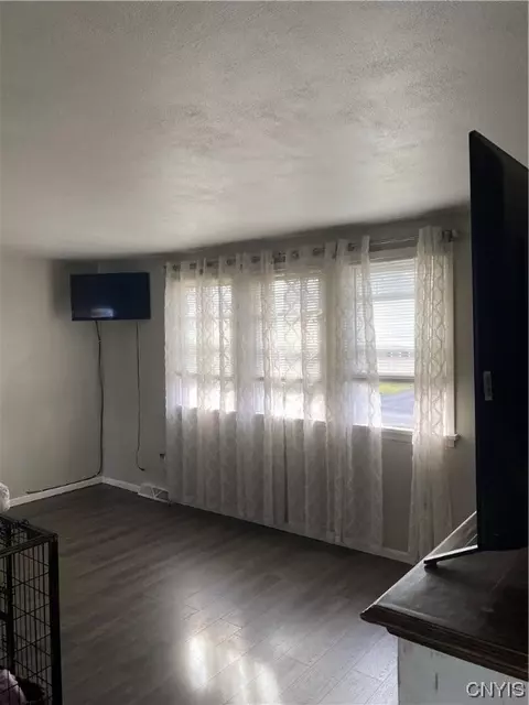 Living - 412 Tilden Dr, East Syracuse, NY 13057 photo 3 of 4