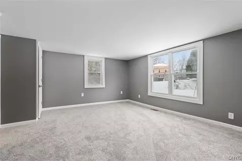 120 Maple Dr, Camillus, NY 13031 photo 9